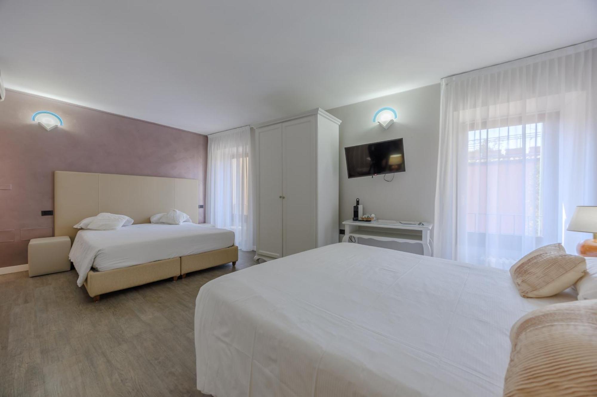 Hotel Degli Oleandri 3*