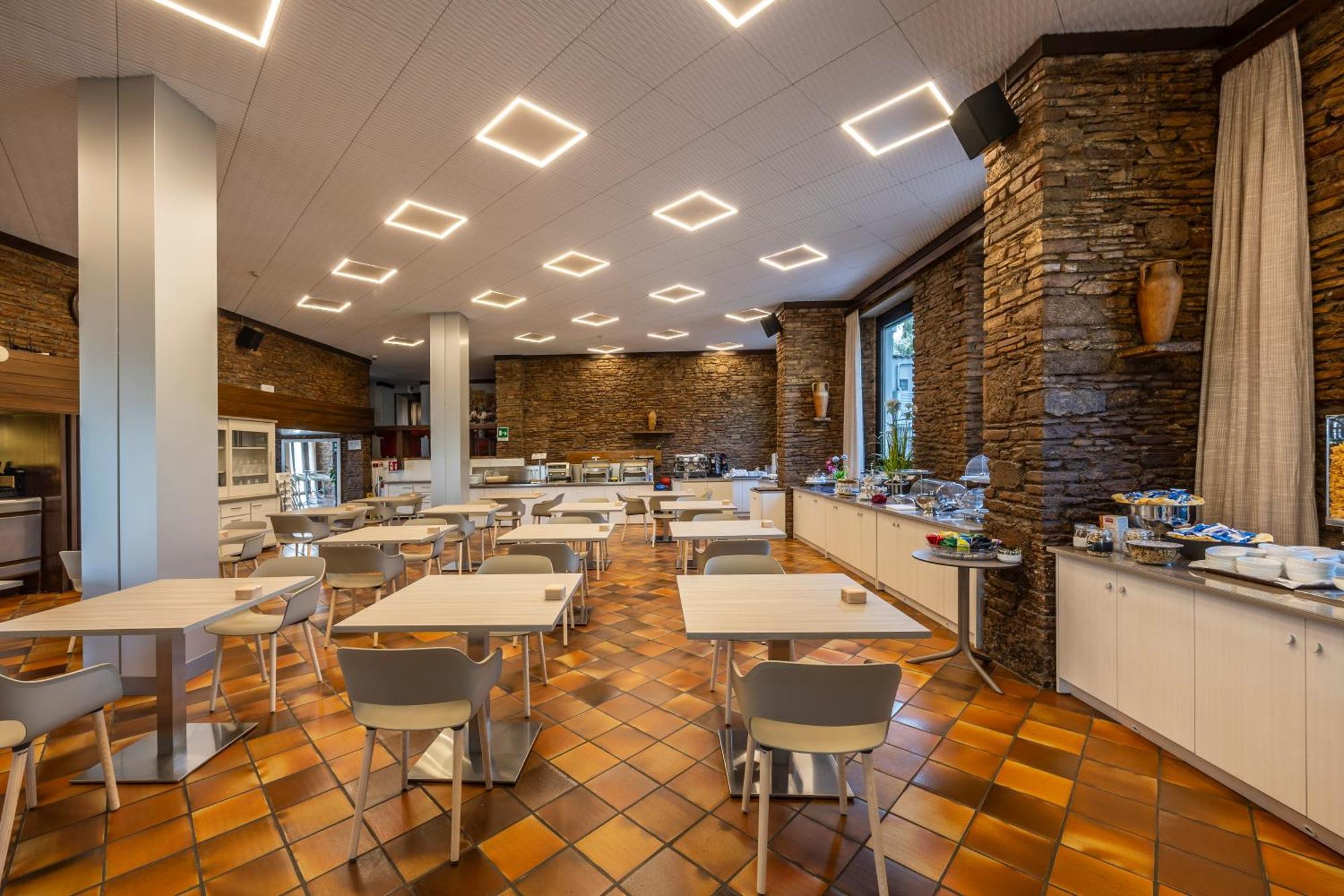 Hotel Ideal 4*
