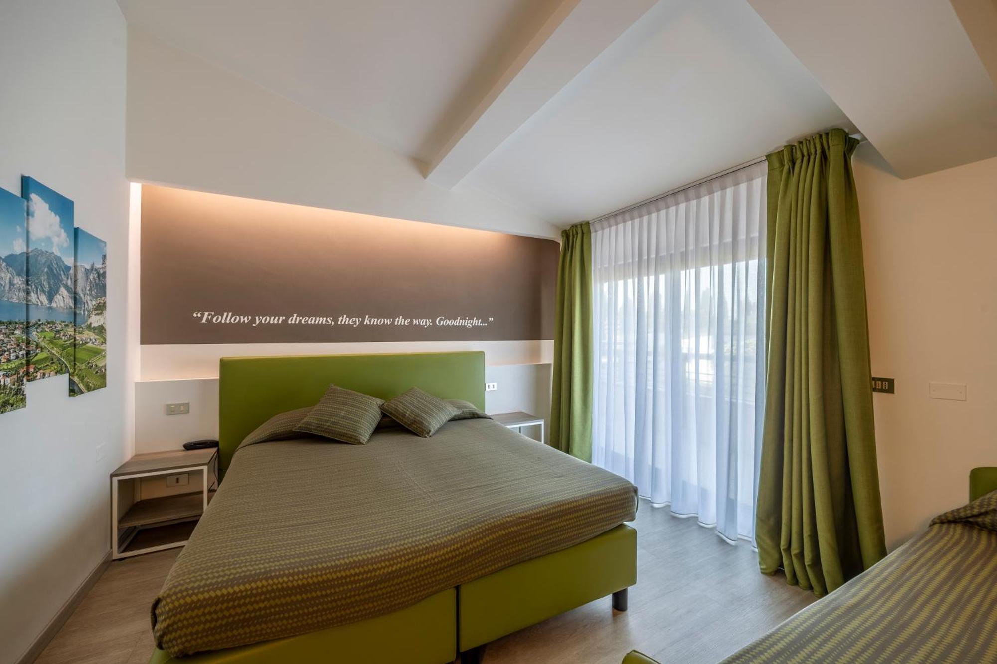 Ideal Hotel