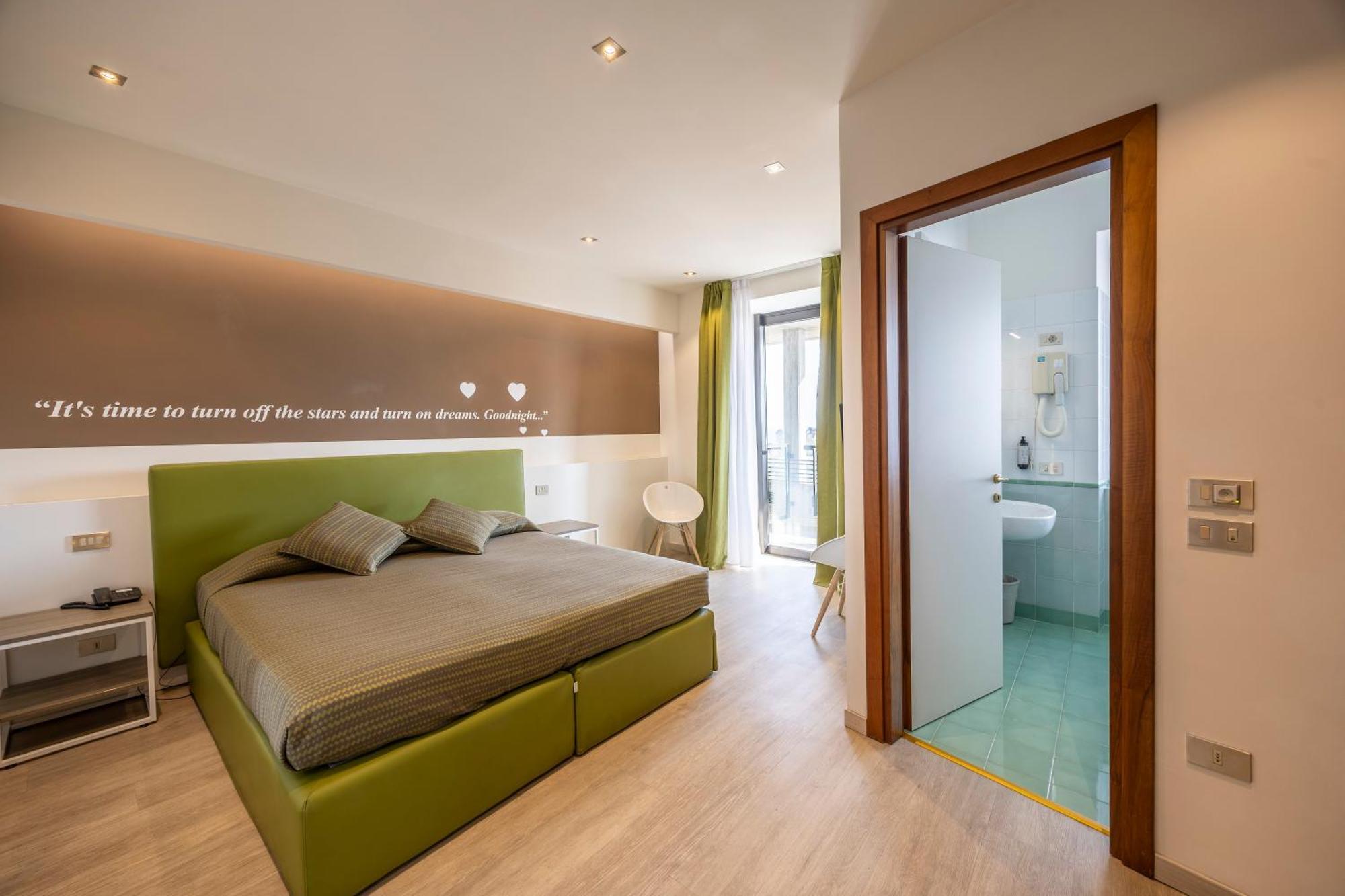 Hotel Ideal 4*