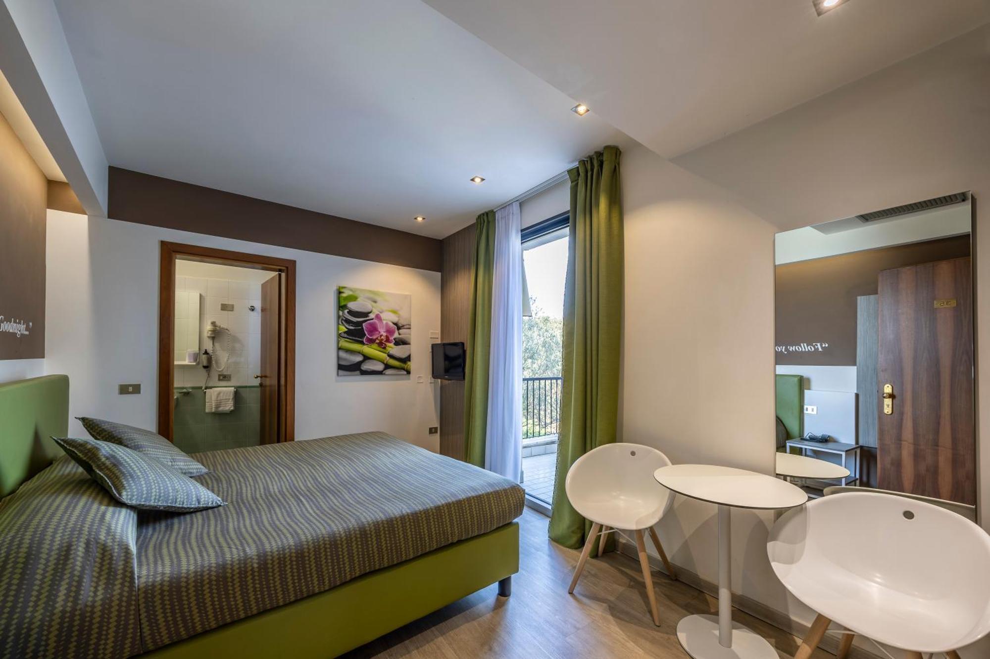 Ideal Hotel 4*