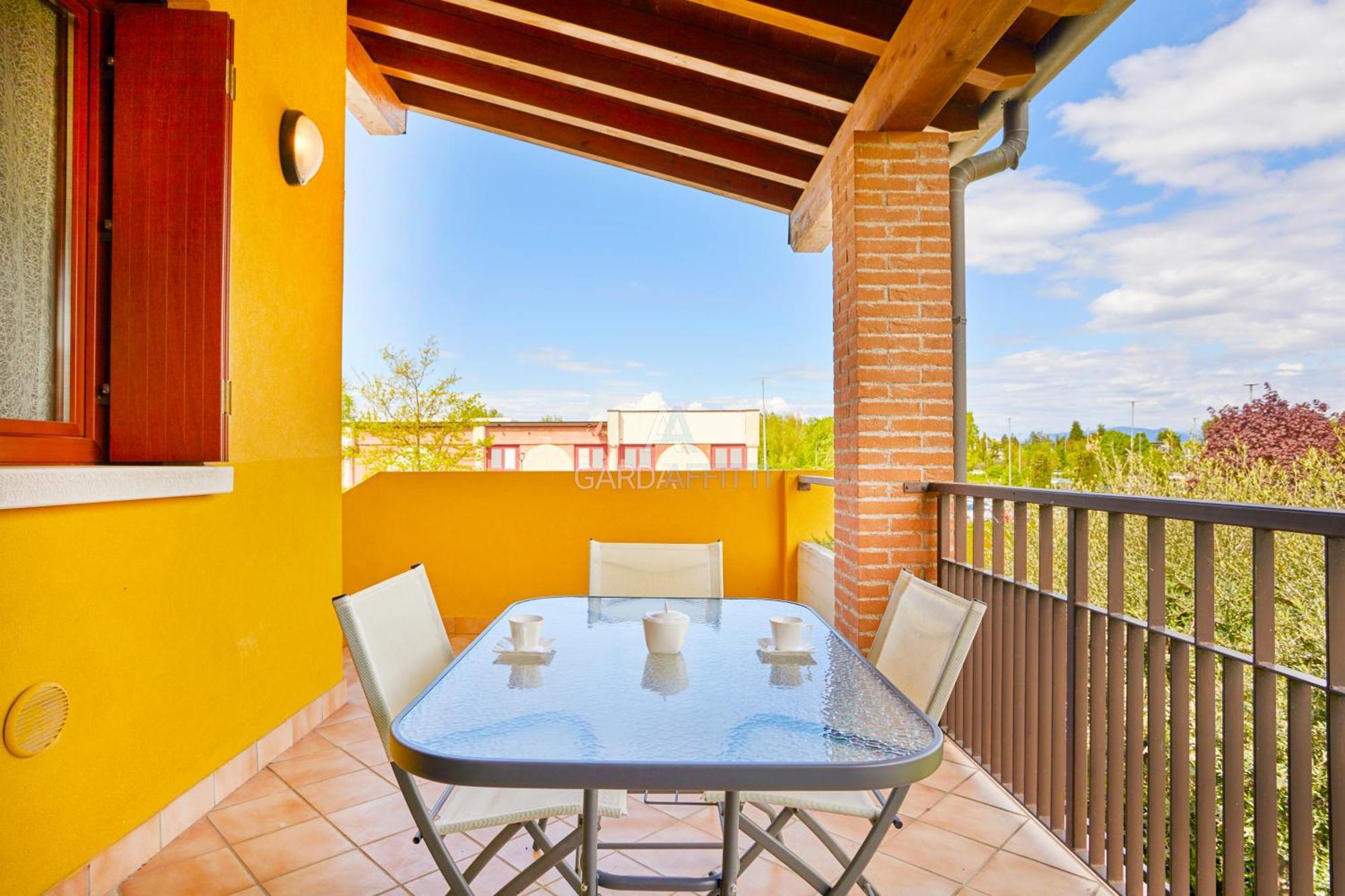 Topazio - Vista Piscina A 150m Dal Sirmione