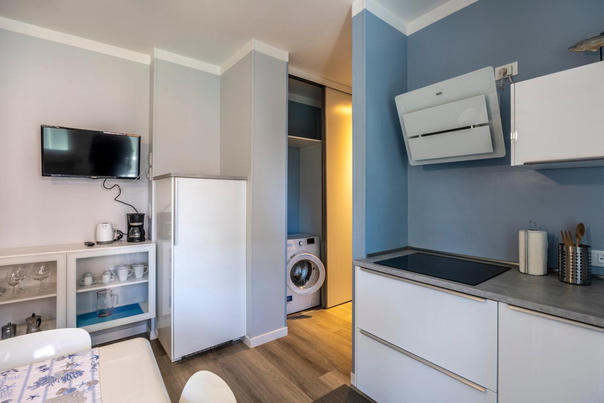 Peninsula Apartment *