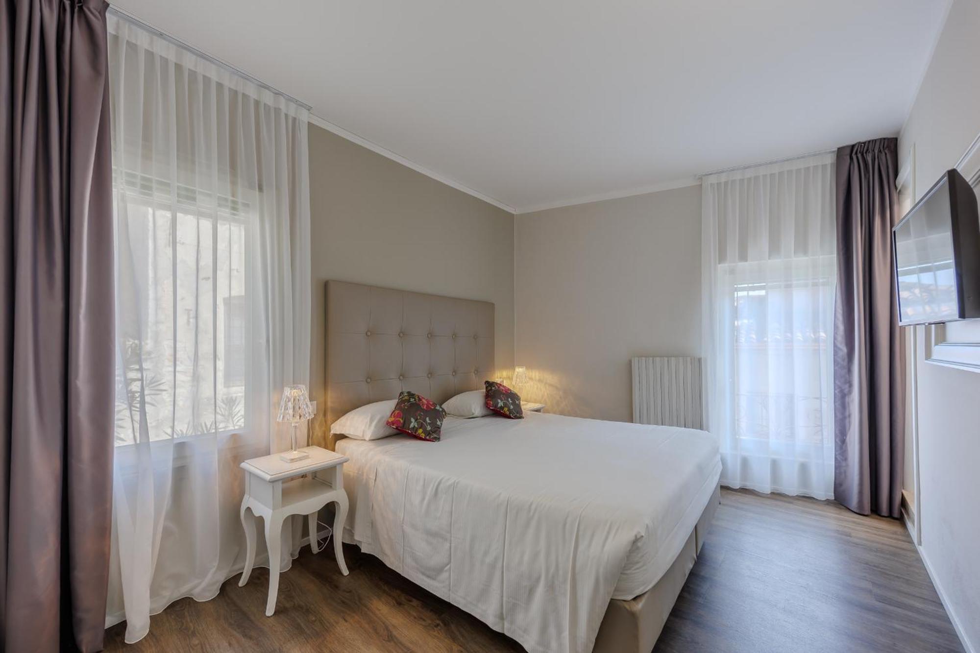 Hotel Degli Oleandri 3*