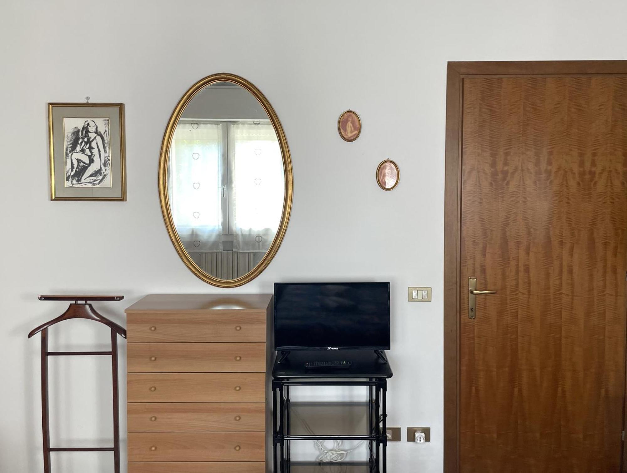 Peaceful Near Center With Pool Sirmione