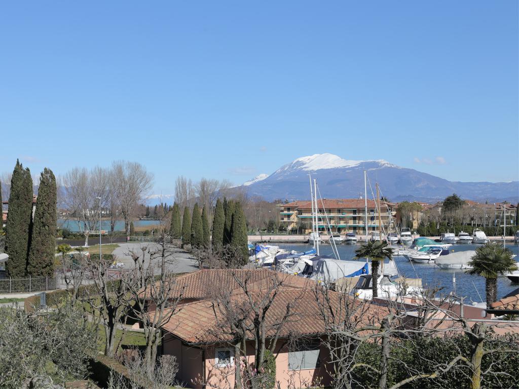 Bellasirmione