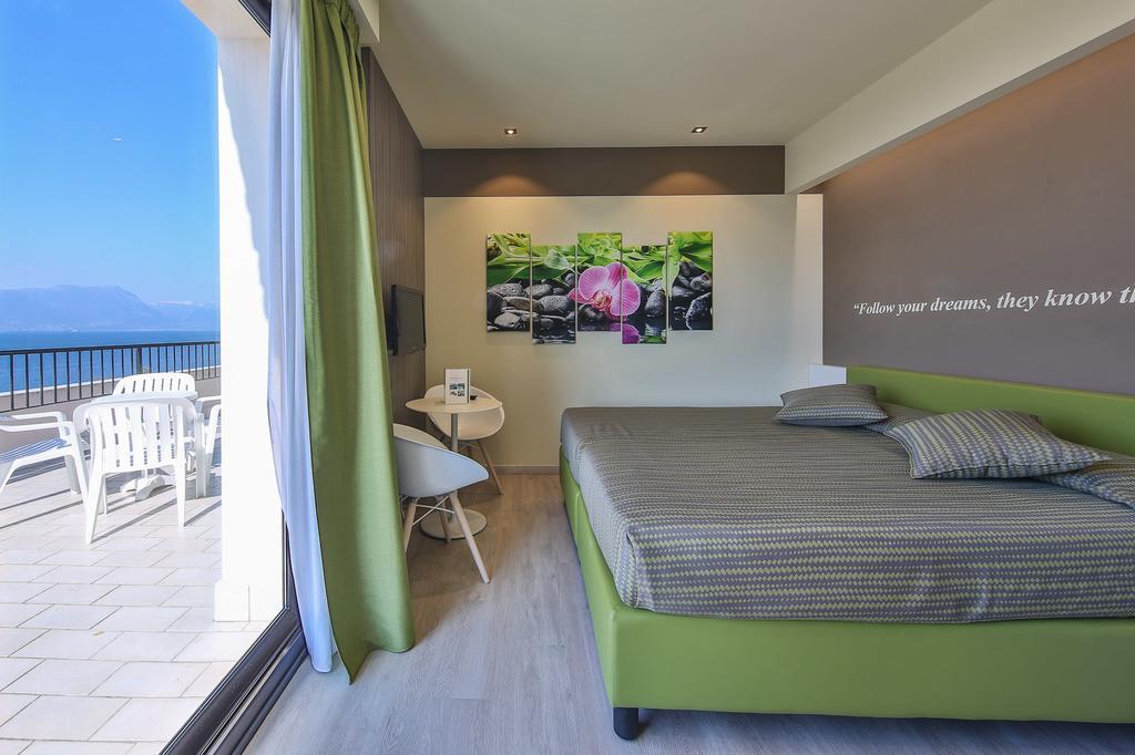 Ideal Hotel