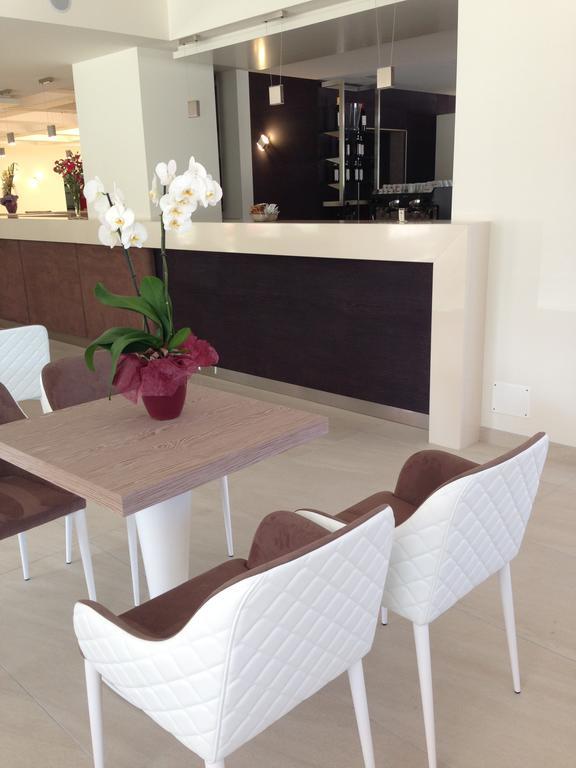 Hotel Hotel Holiday