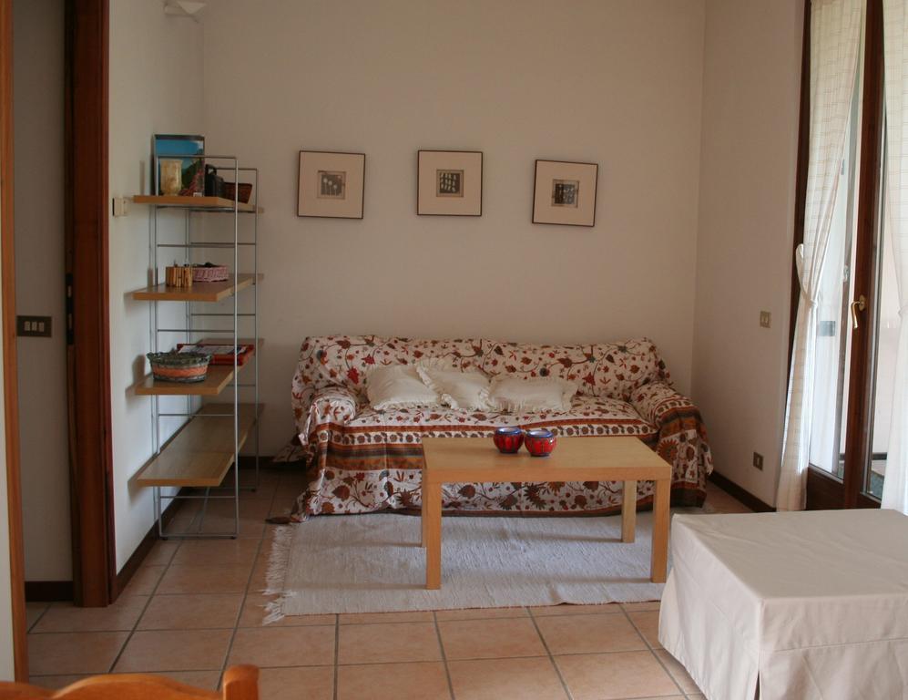 Apartment Le Vele Con Giardino E Piscina
