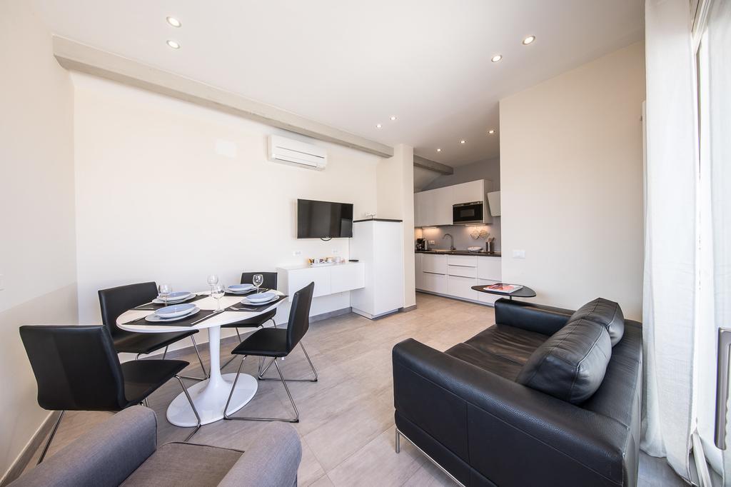 Monica Apartment