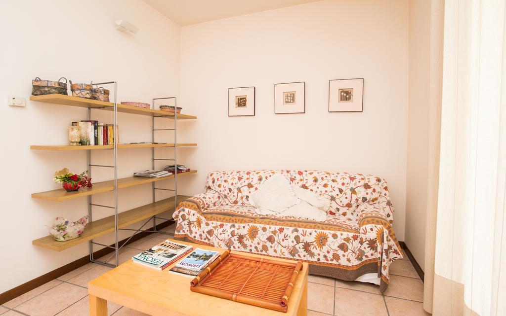 Apartment Le Vele Con Giardino E Piscina *