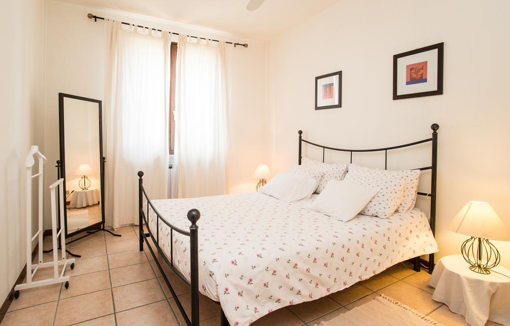 Apartment Le Vele Con Giardino E Piscina Sirmione