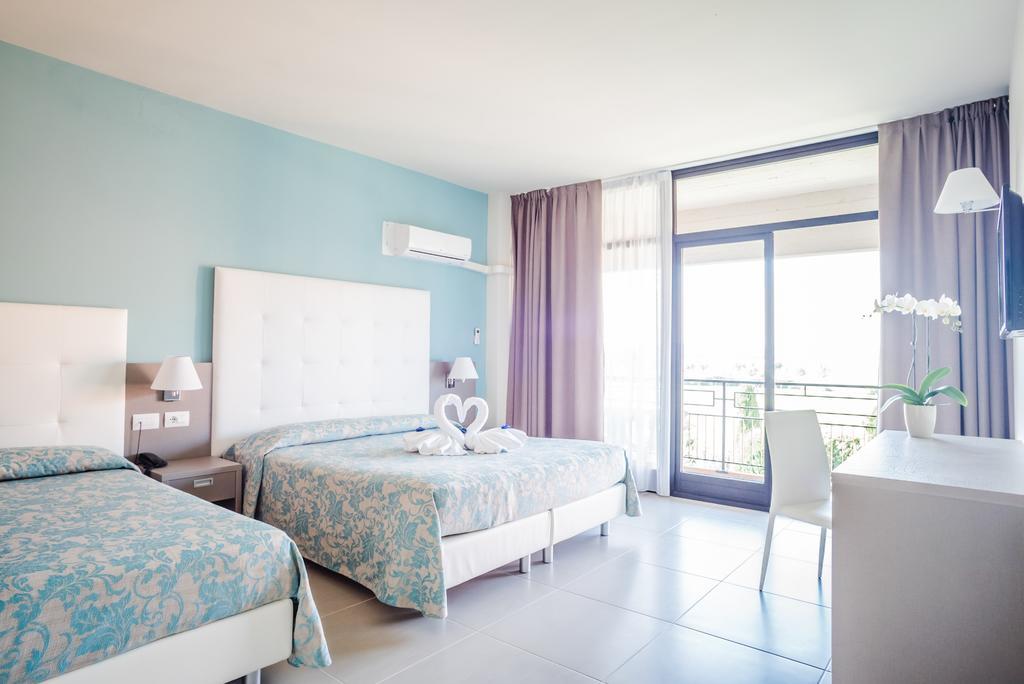 Hotel Holiday Hotel 3*