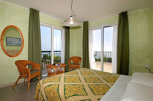 Mirabello 3* Sirmione