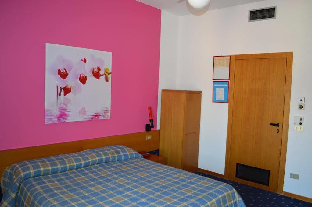 Azzurra Hotel