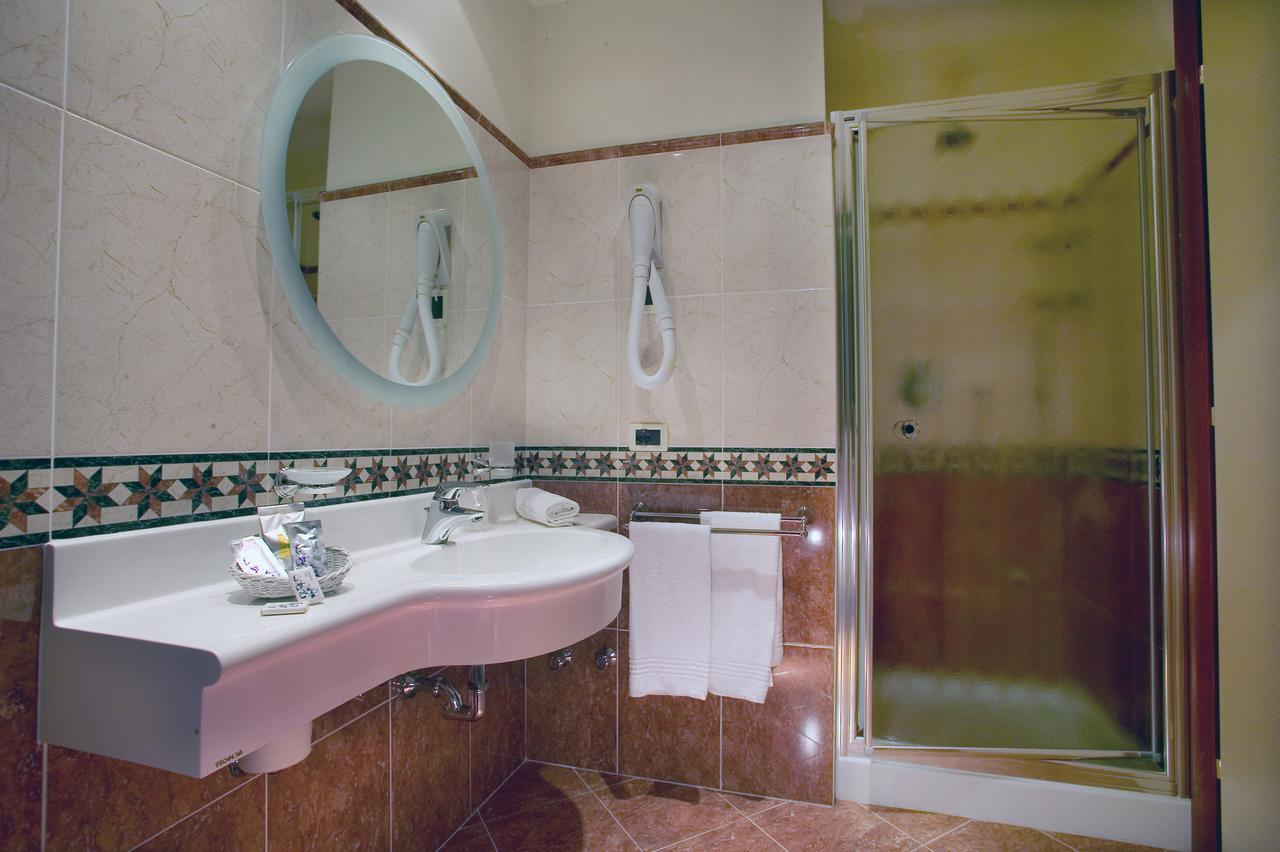 Hotel La Rondine 3*