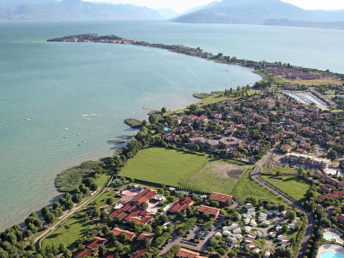 Modern Furnished Chalet With Ac, 4km From Chalet Sirmione