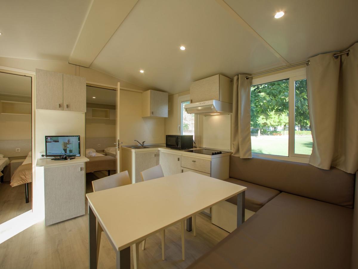 Chalet Modern Furnished Chalet With Ac, 4km From *