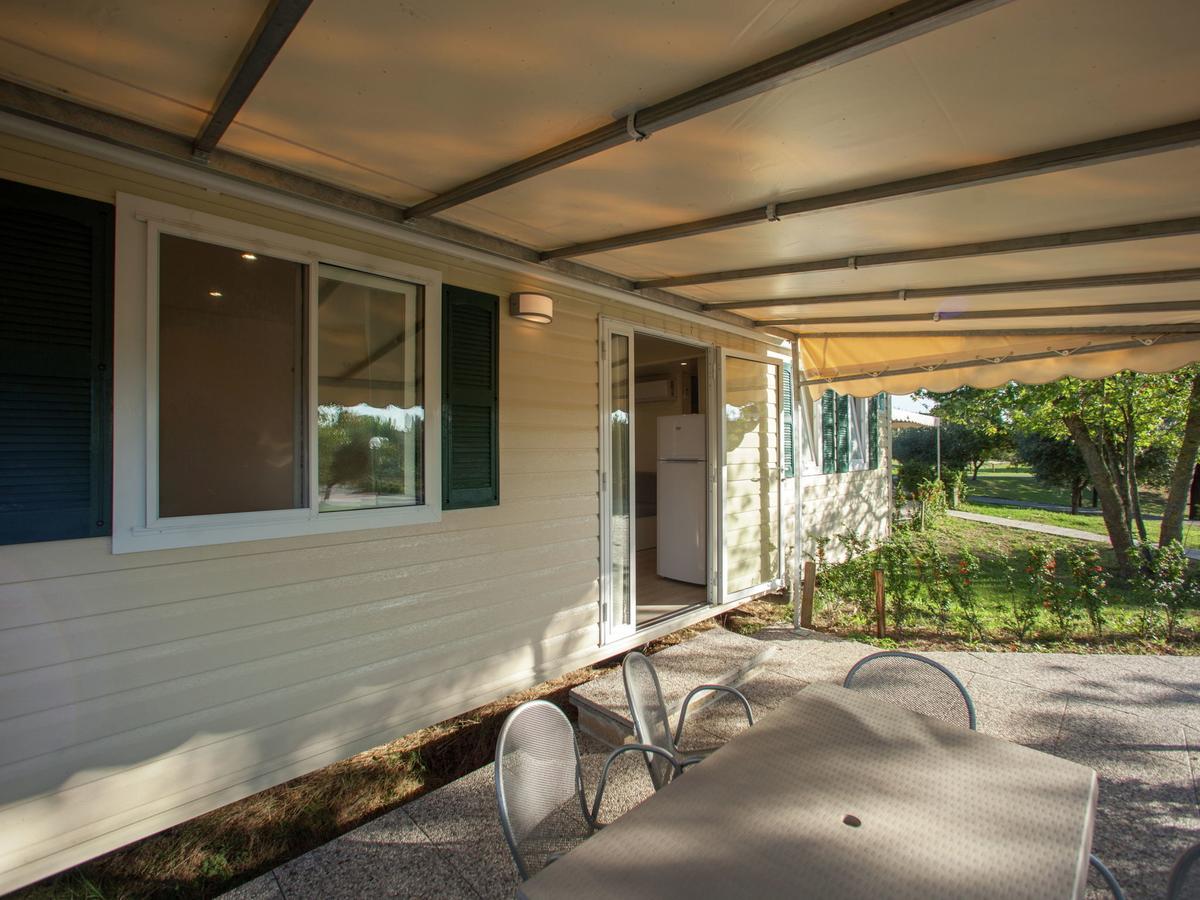 Modern Furnished Chalet With Ac, 4km From Sirmione