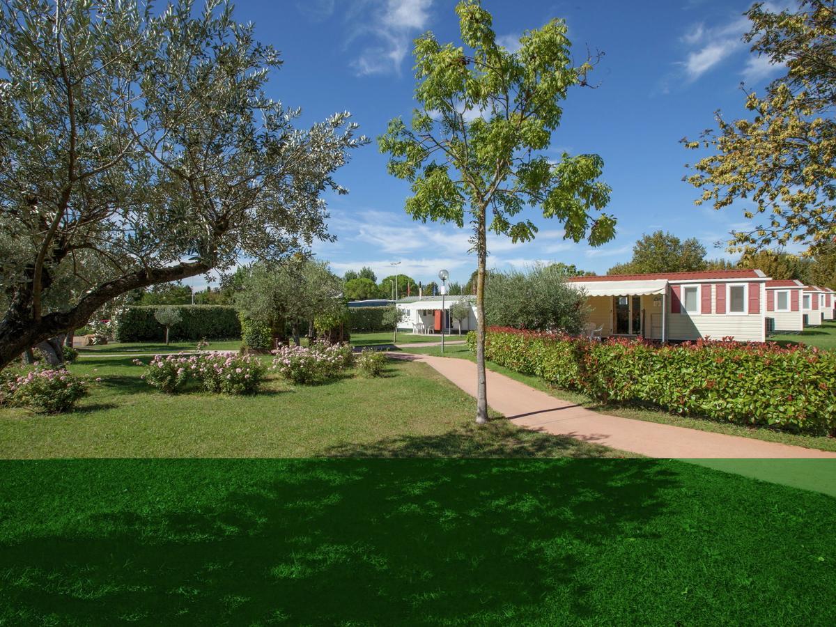 Modern Furnished Chalet With Ac, 4km From * Sirmione