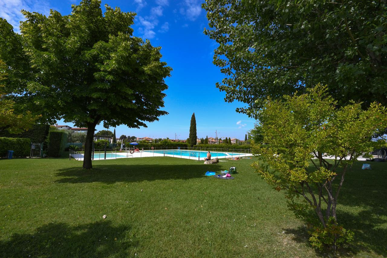 Sirmione Beach Apartment Huoneisto
