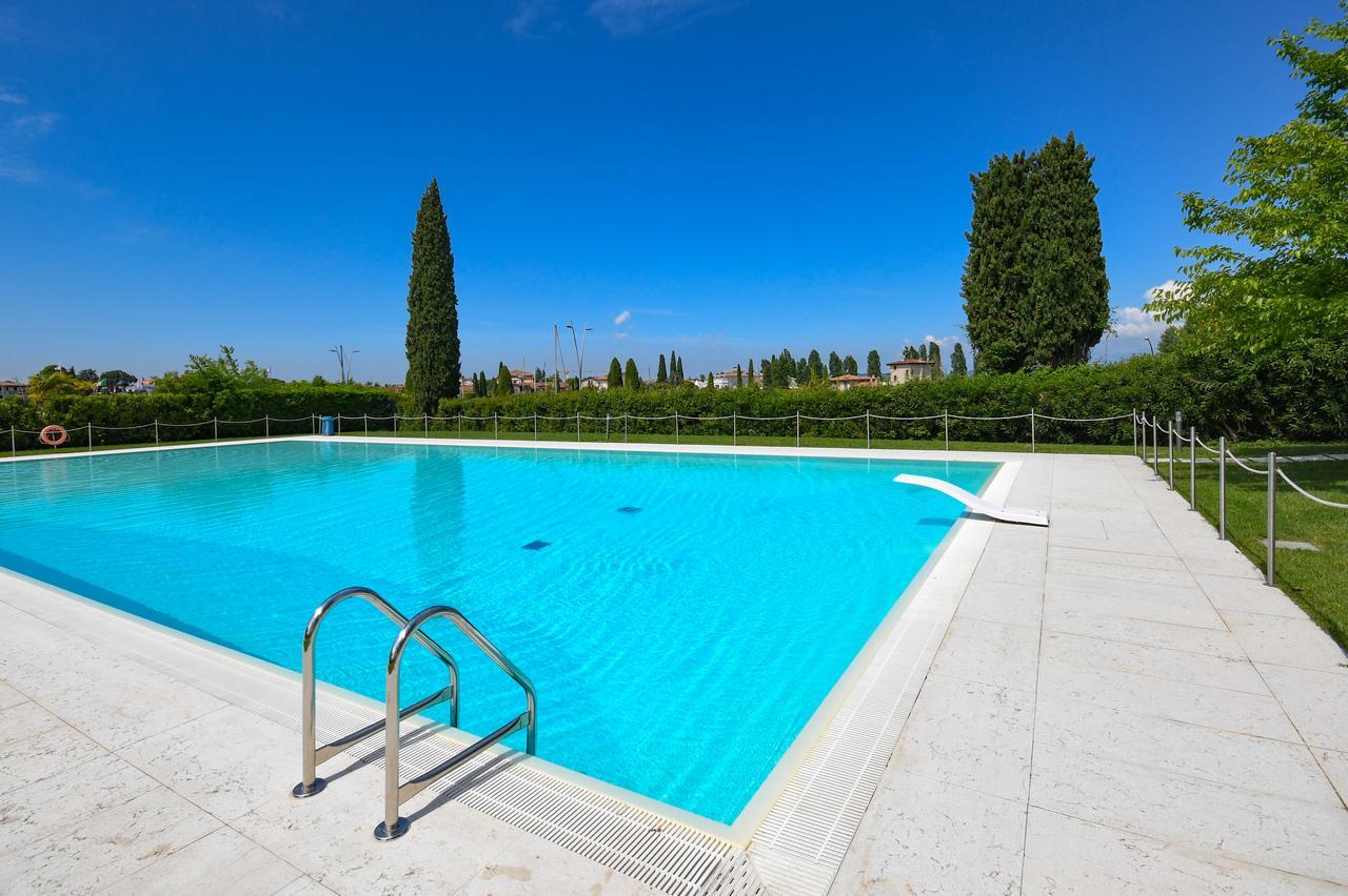 Huoneisto Sirmione Beach Apartment *