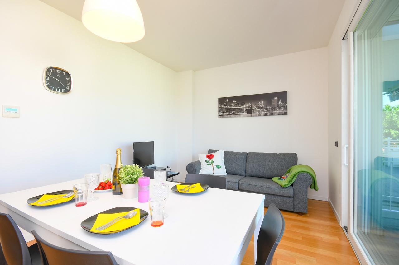 Apartment La Castellana Lake View