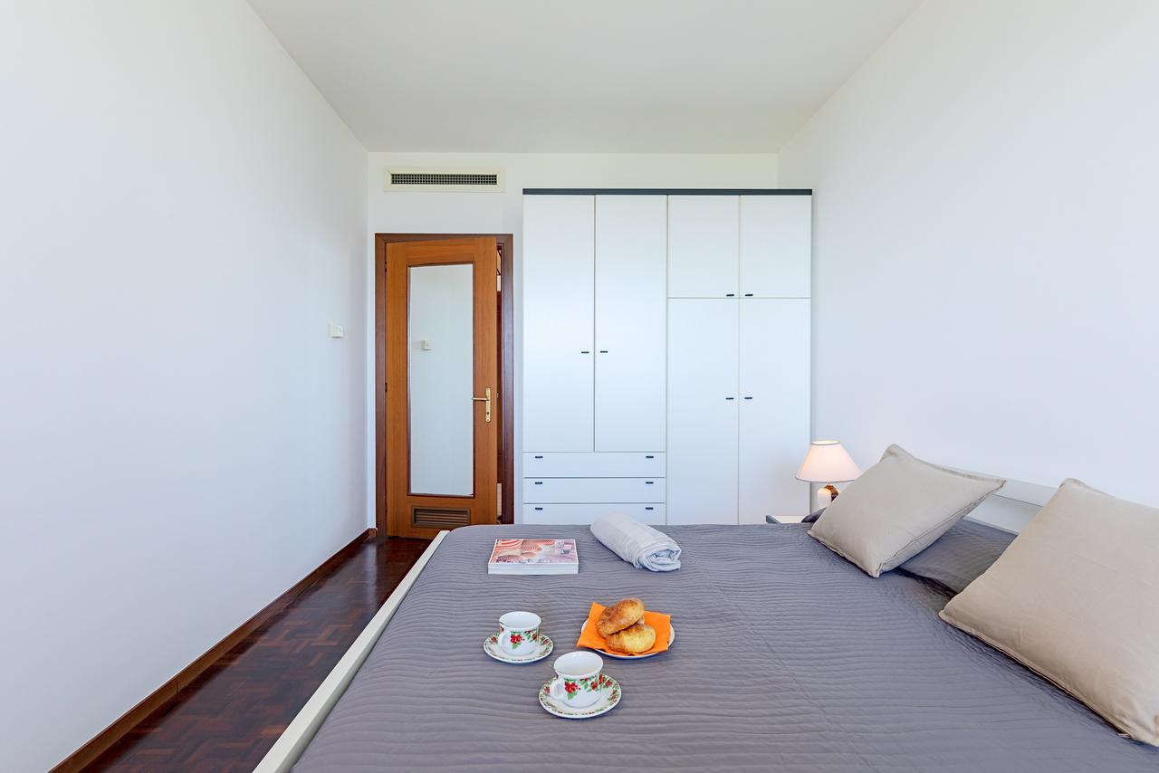 La Corona Apartment *