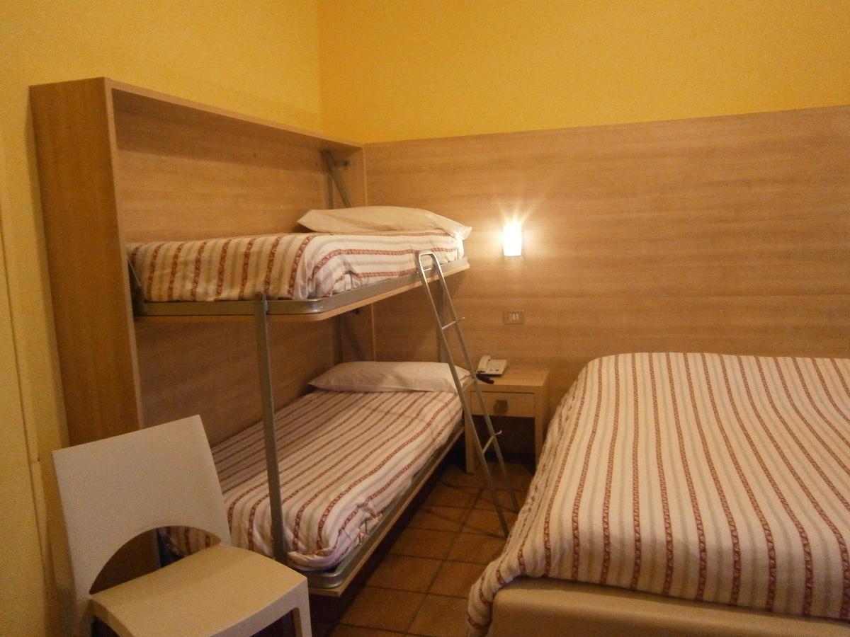 Chiara 3* Sirmione