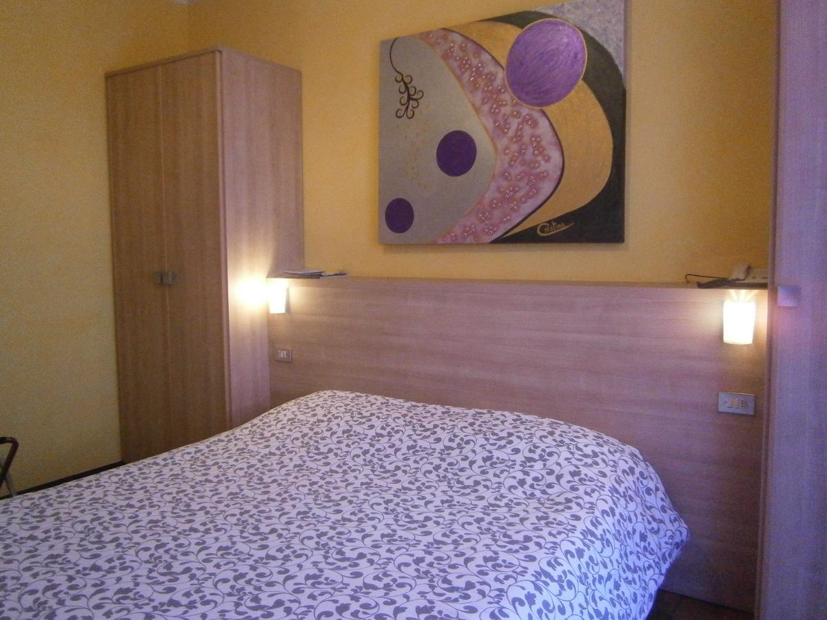 Chiara 3*