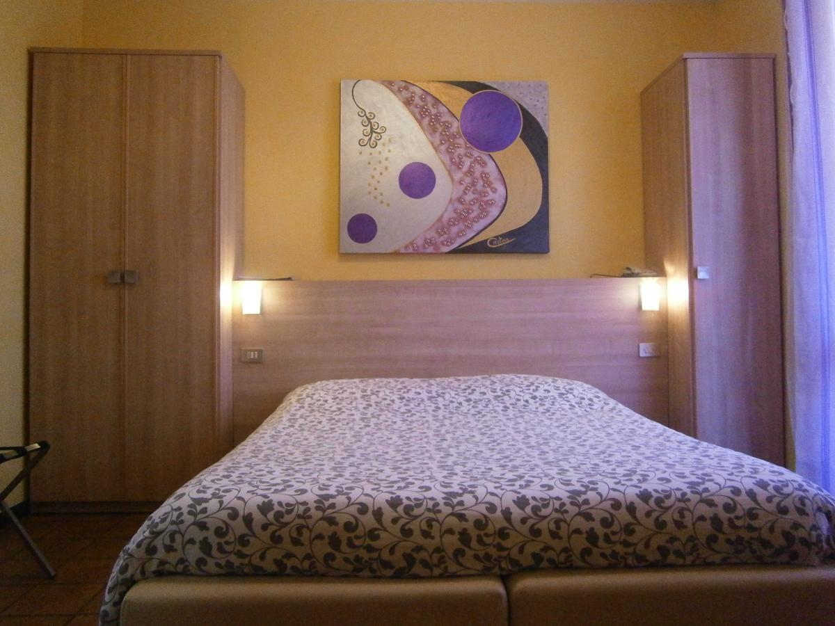 Chiara 3*