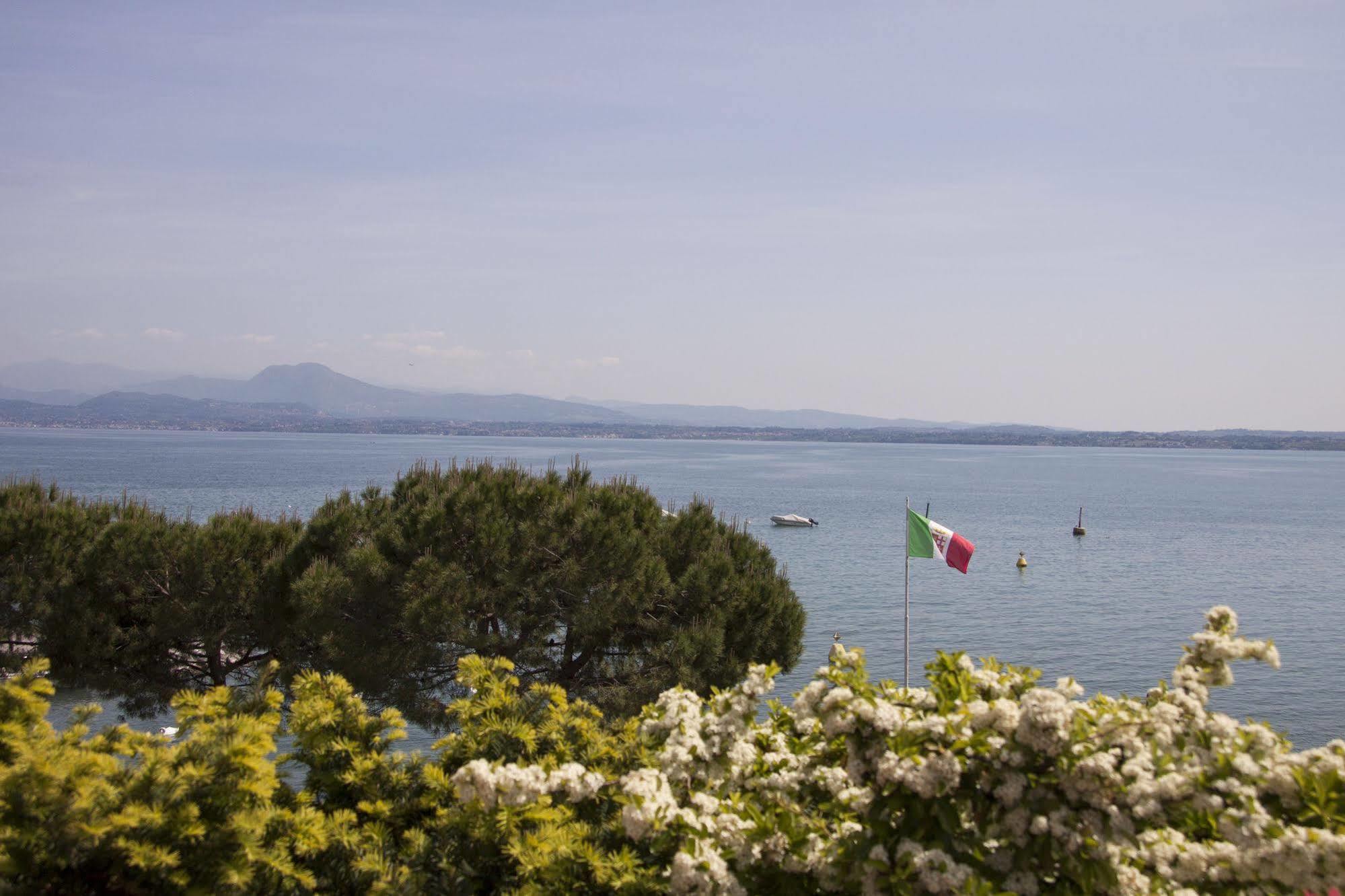 Ca' Serena 3* Sirmione