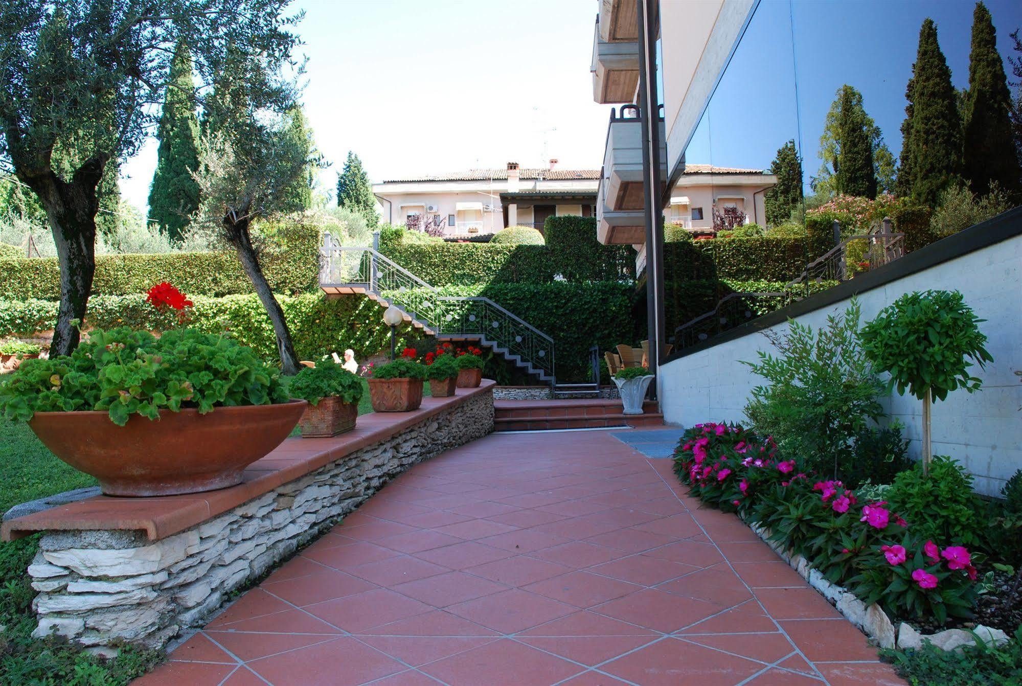 Desiree - Garda Collection Sirmione