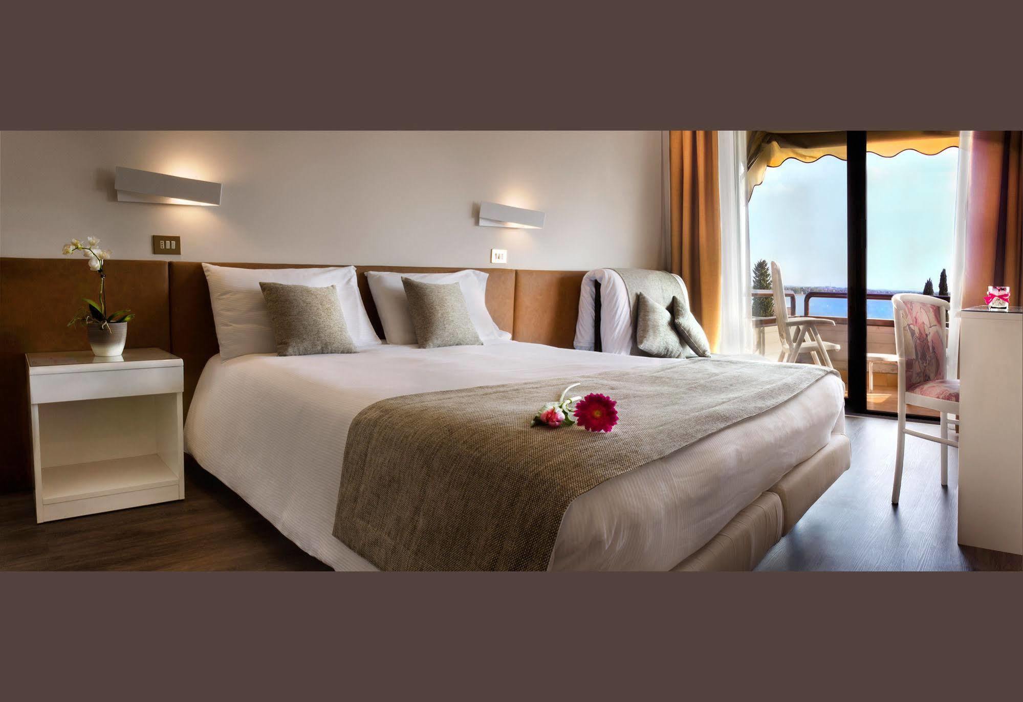 Desiree - Garda Collection Hotel 3*