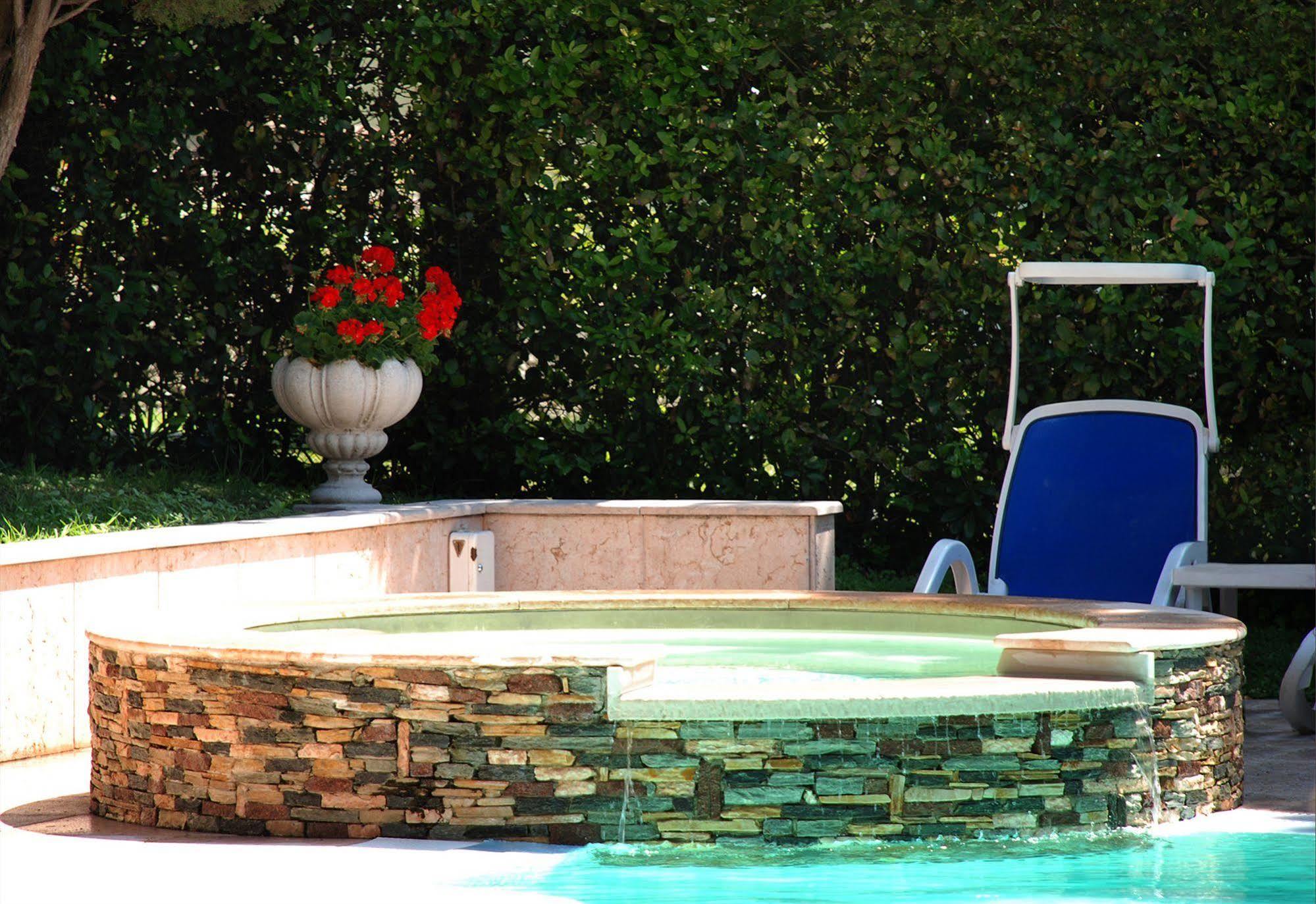 Hotelli Desiree - Garda Collection Sirmione