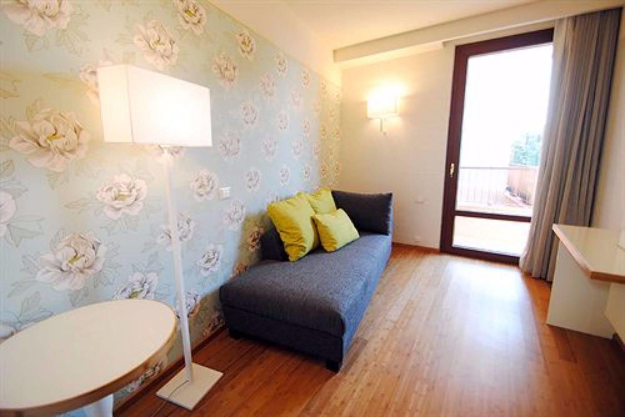 Khách sạn Eden 4*