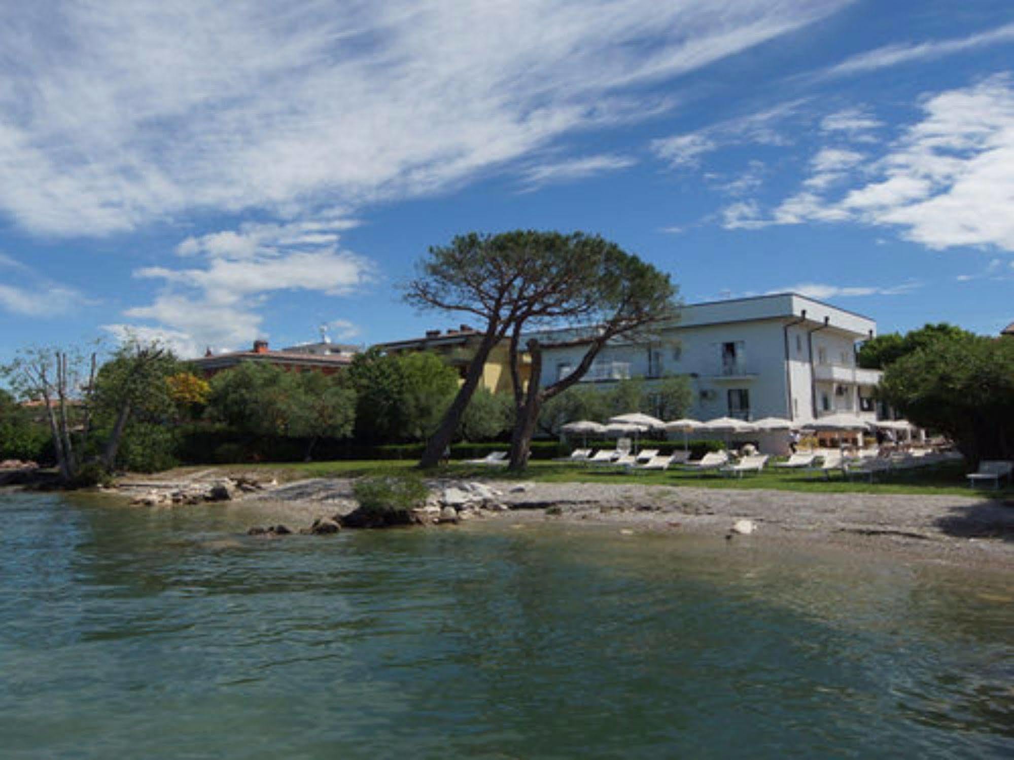 Saviola Hotel