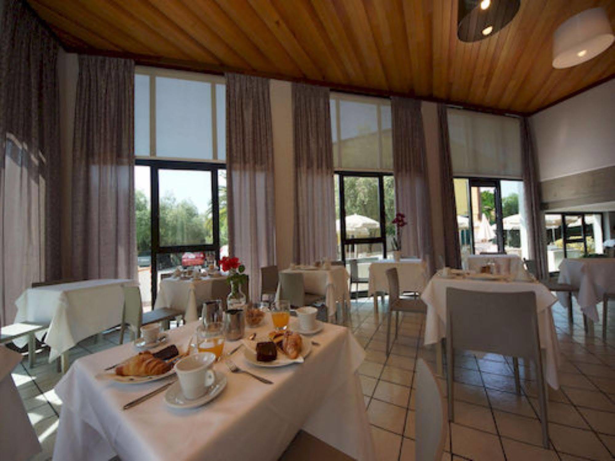 Saviola Hotel