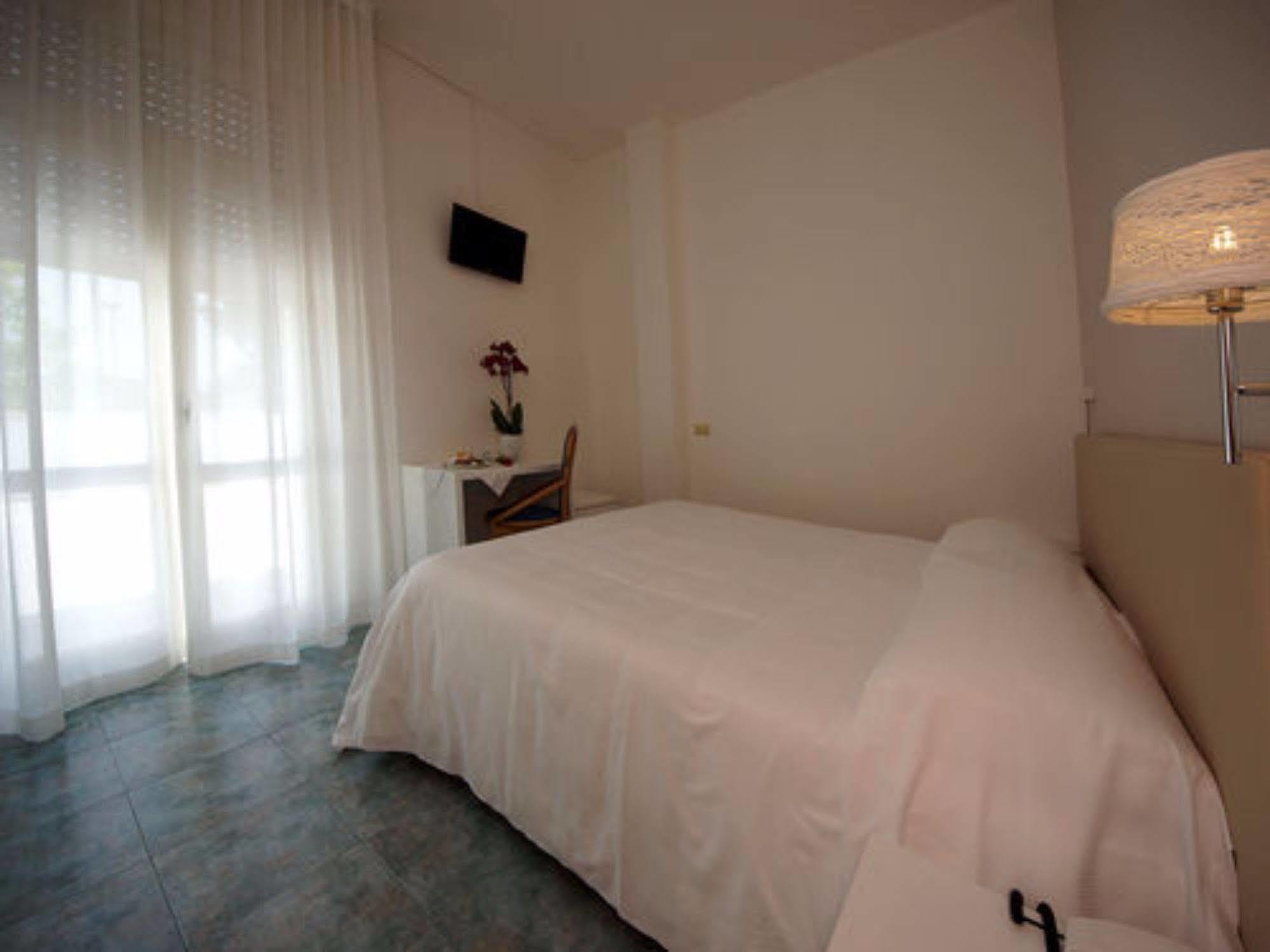 Saviola 3* Sirmione