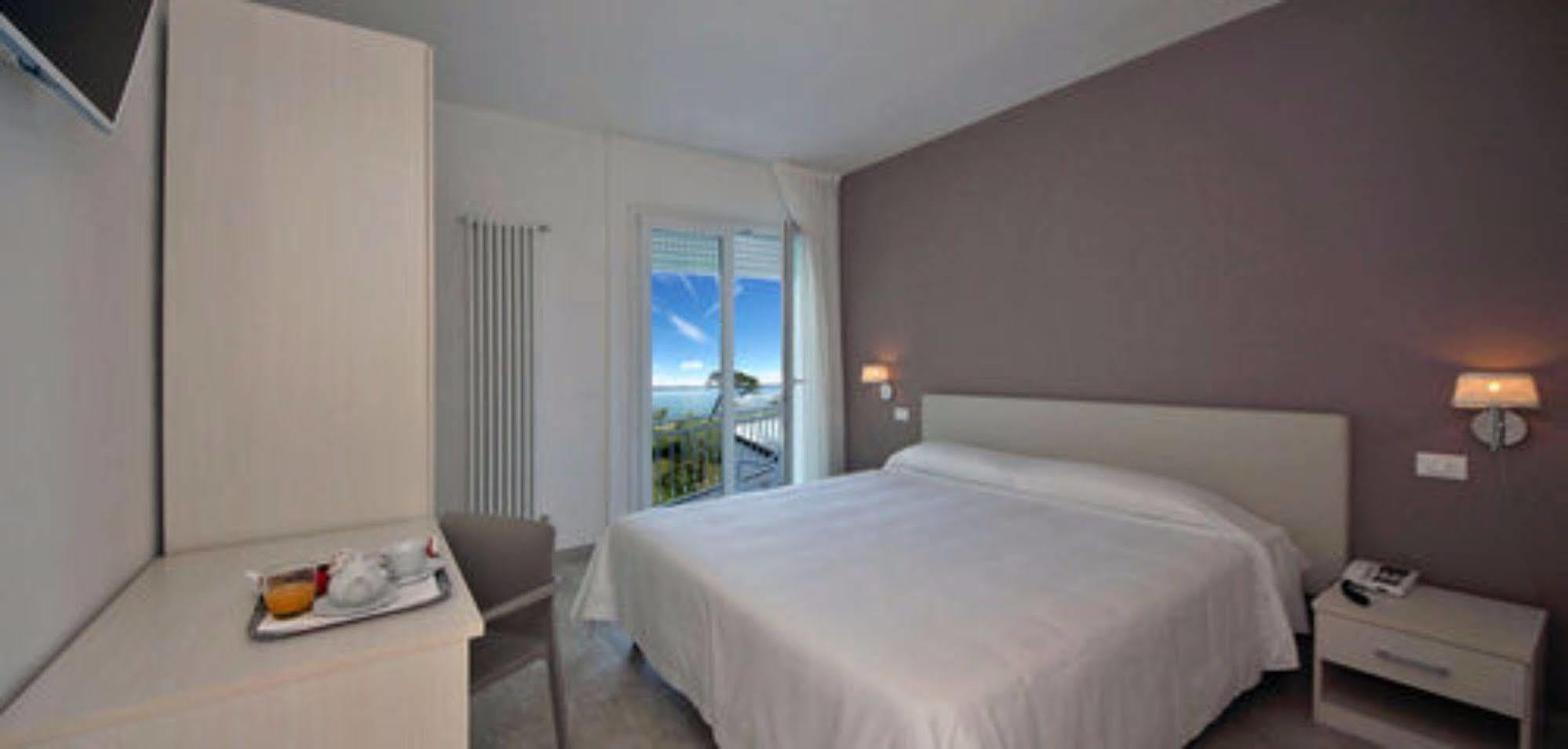 Saviola 3* Sirmione