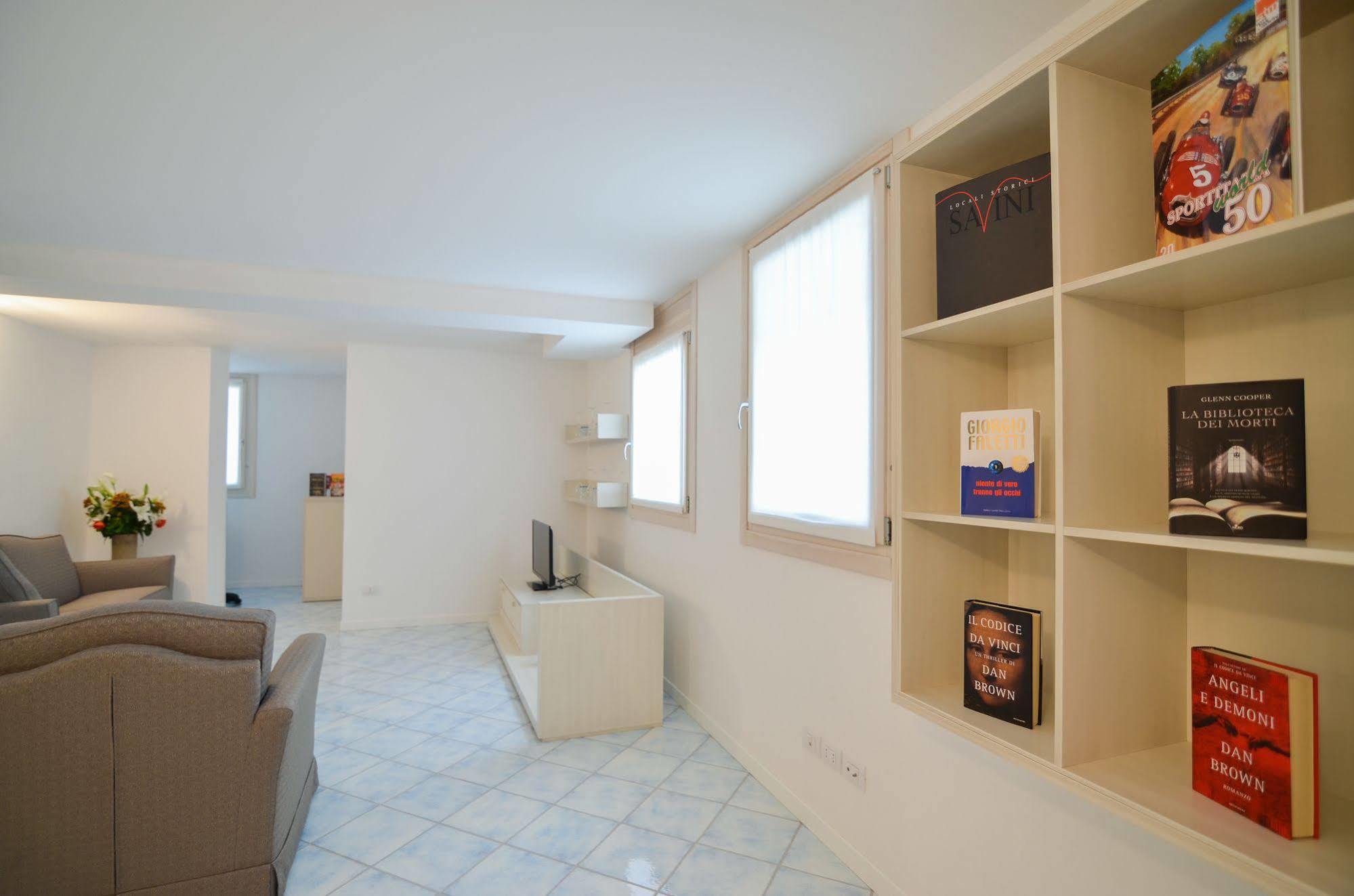 Apartment Halldis *
