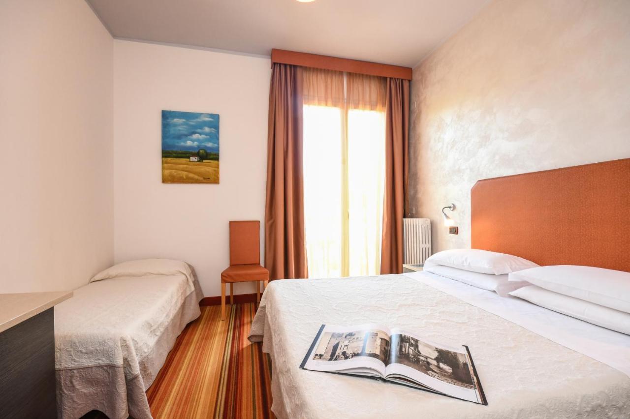 Hi Hotels Sirmione - Lakeview Pool 3*