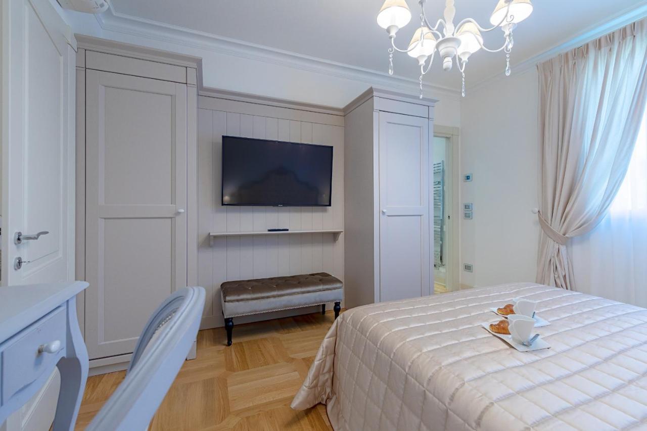 Luxury Lakefront Catullo By Wonderful Italy