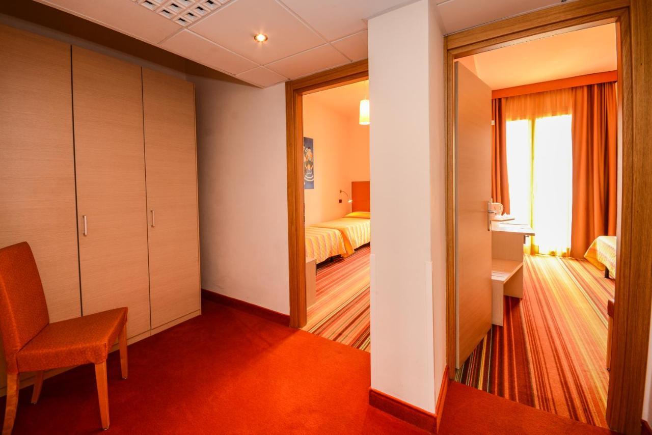 Hi Hotels Sirmione - Lakeview Pool 3* Sirmione
