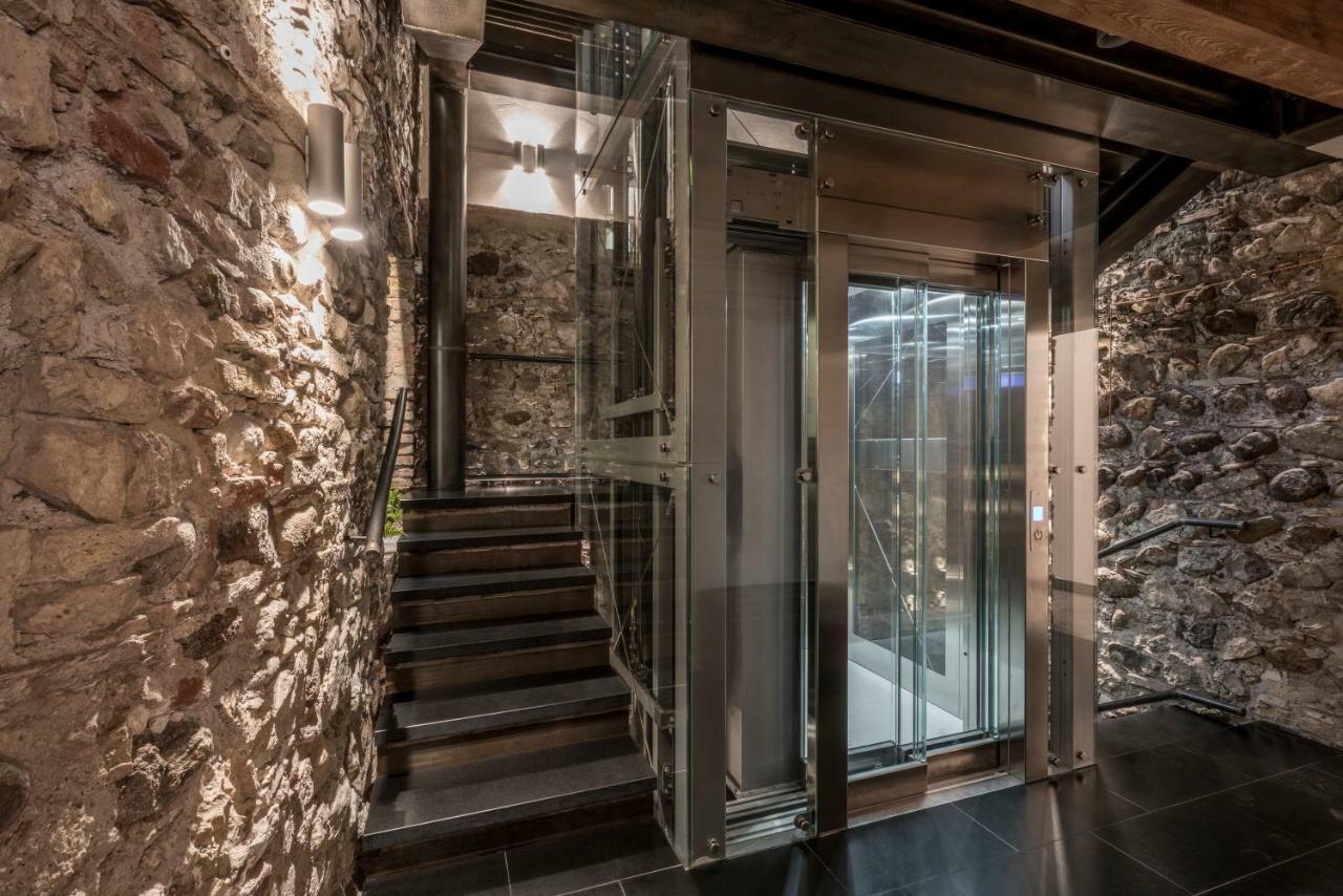 Crocus Apartment