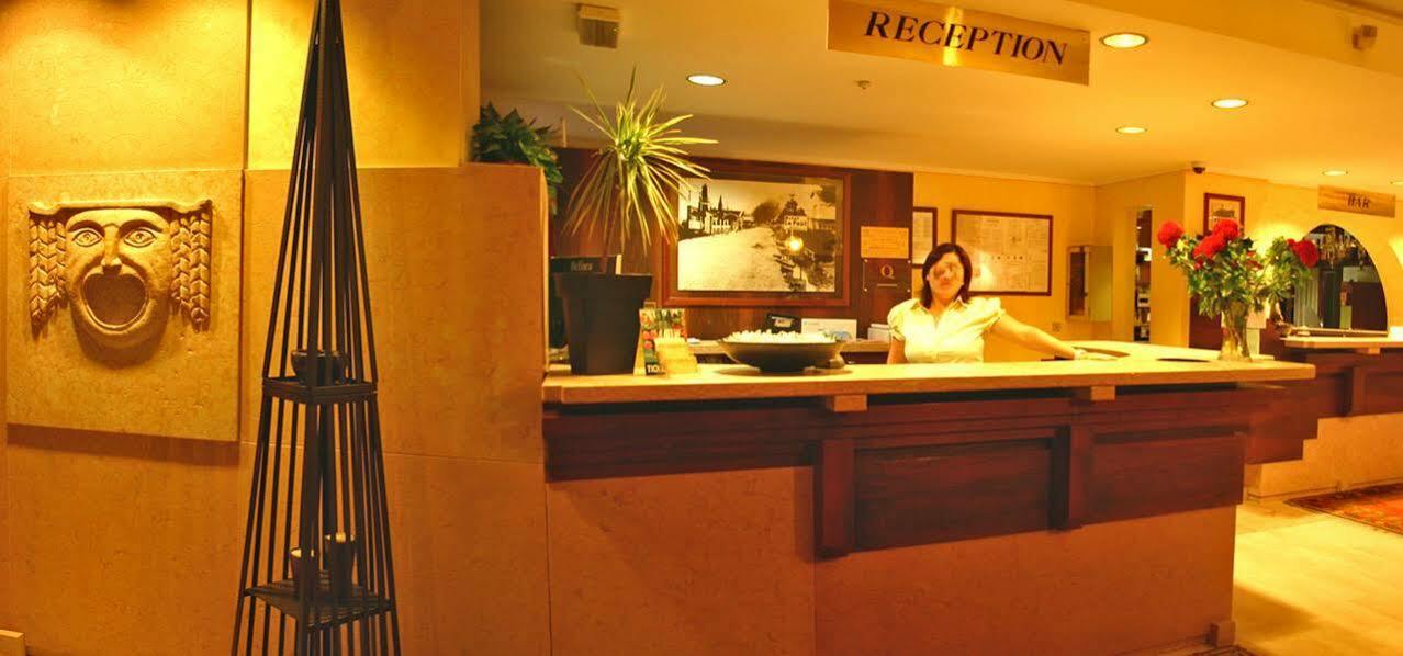 Khách sạn La Pauel 3*