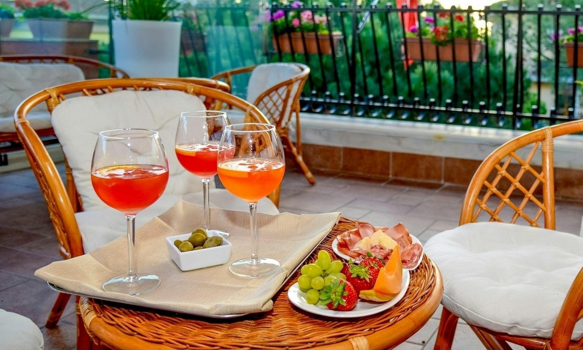 Benaco Hotel