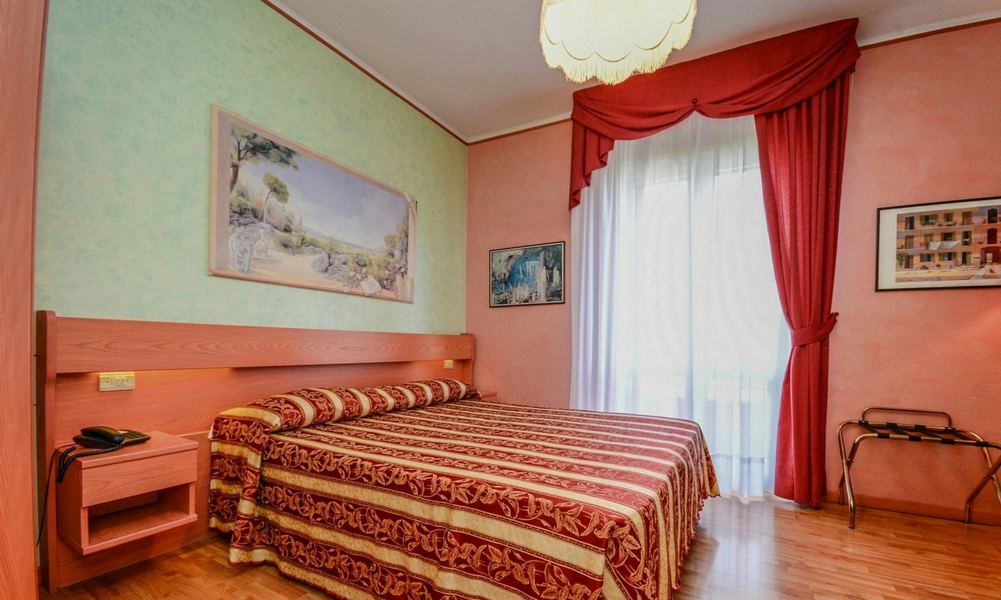 Benaco Hotel 3*