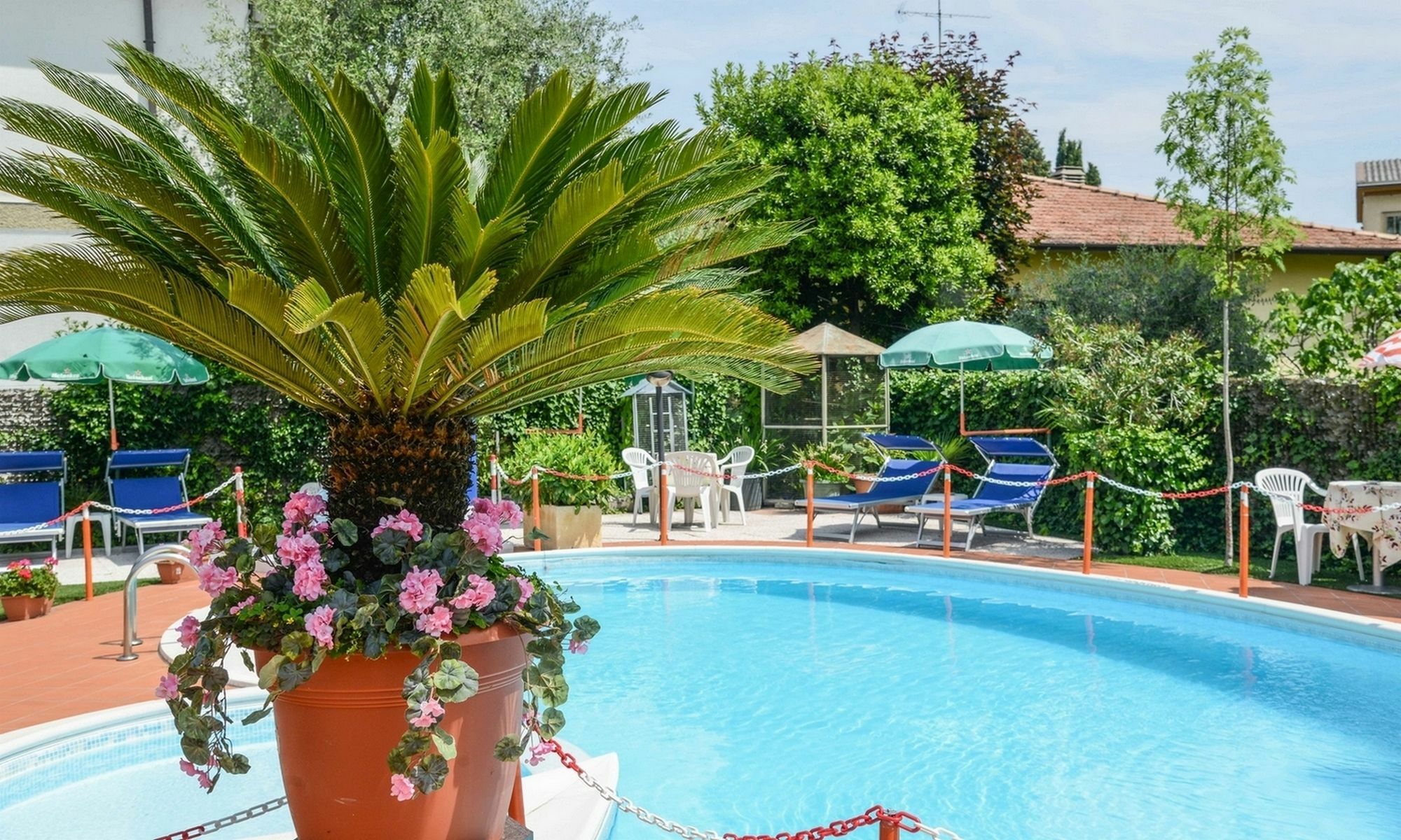 Benaco Hotel 3*