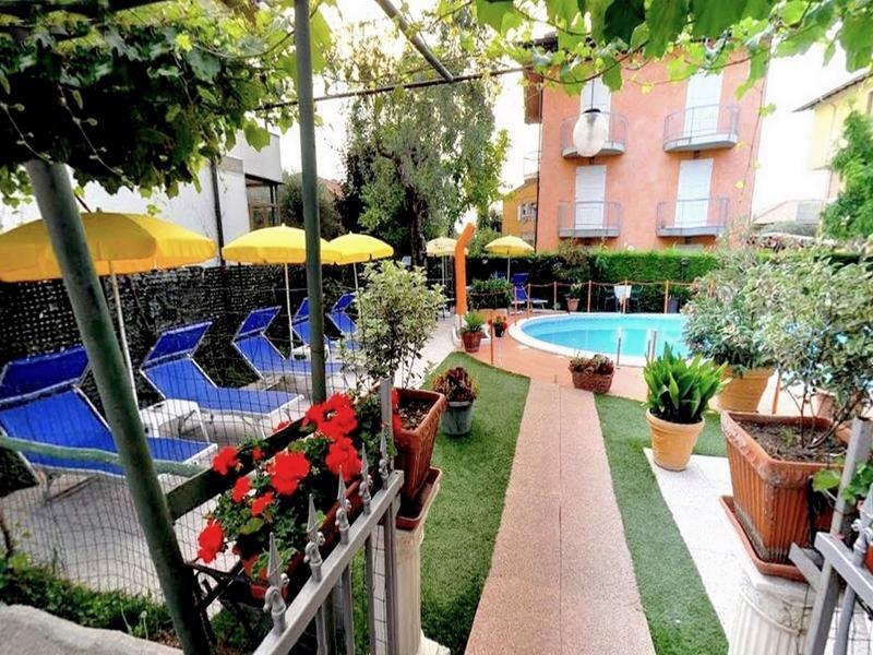 Benaco Hotel 3*